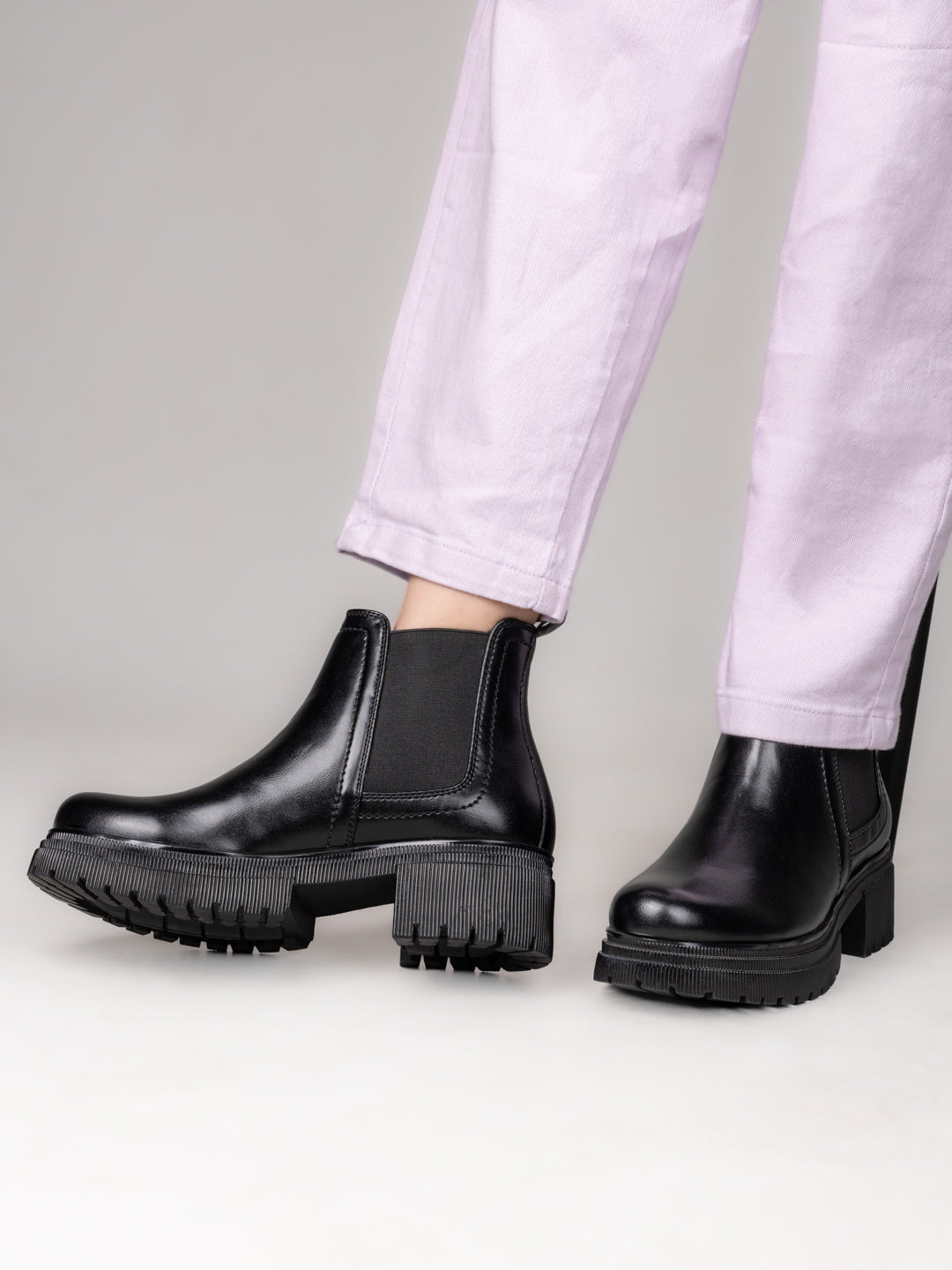 Fentacia Women Synthetic Chelsea Boots