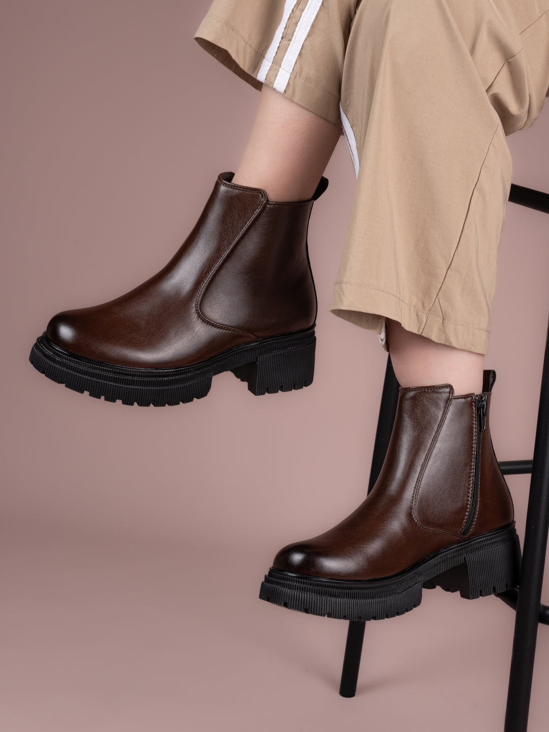 Fentacia Women Chunky Sole Chelsea Boots