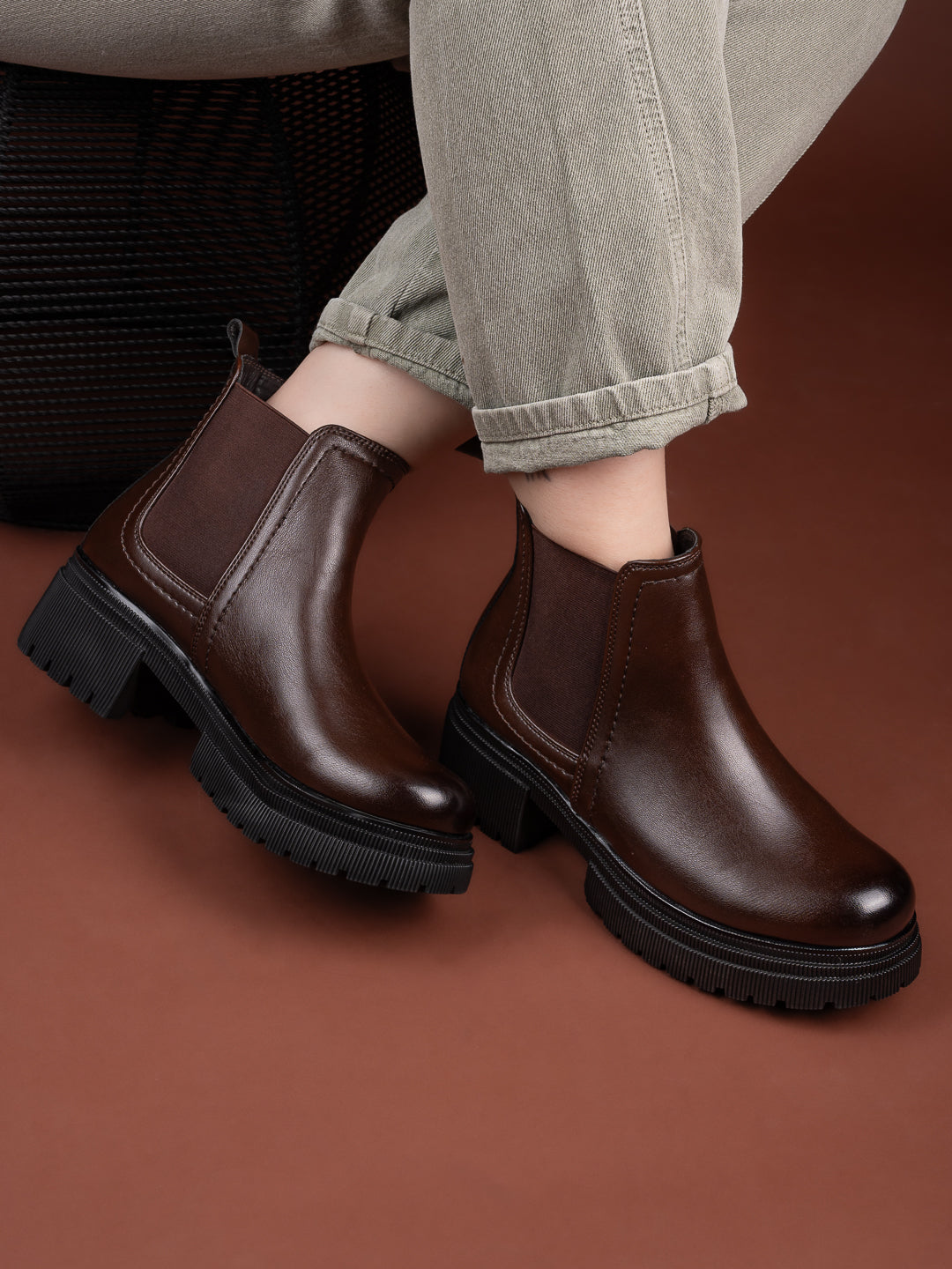 Fentacia Women Synthetic Chelsea Boots