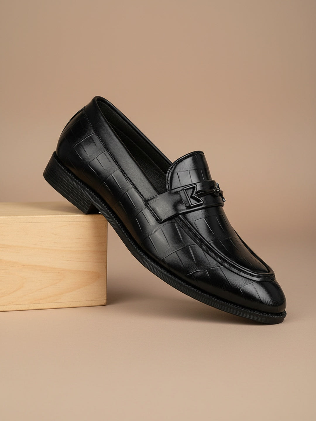Fentacia Men Textured Slip-On Formal Shoes