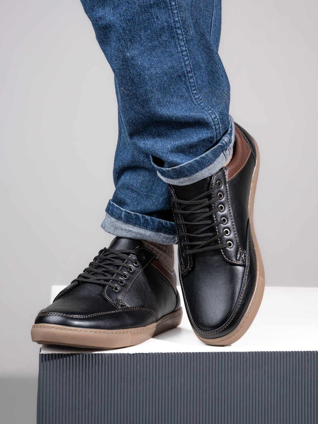 Fentacia Men Synthetic Casual Sneakers